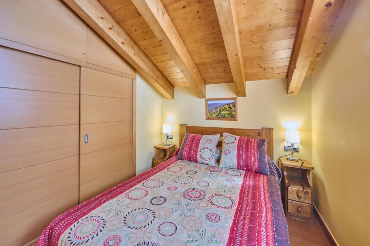 Aparthotel Areu 2*