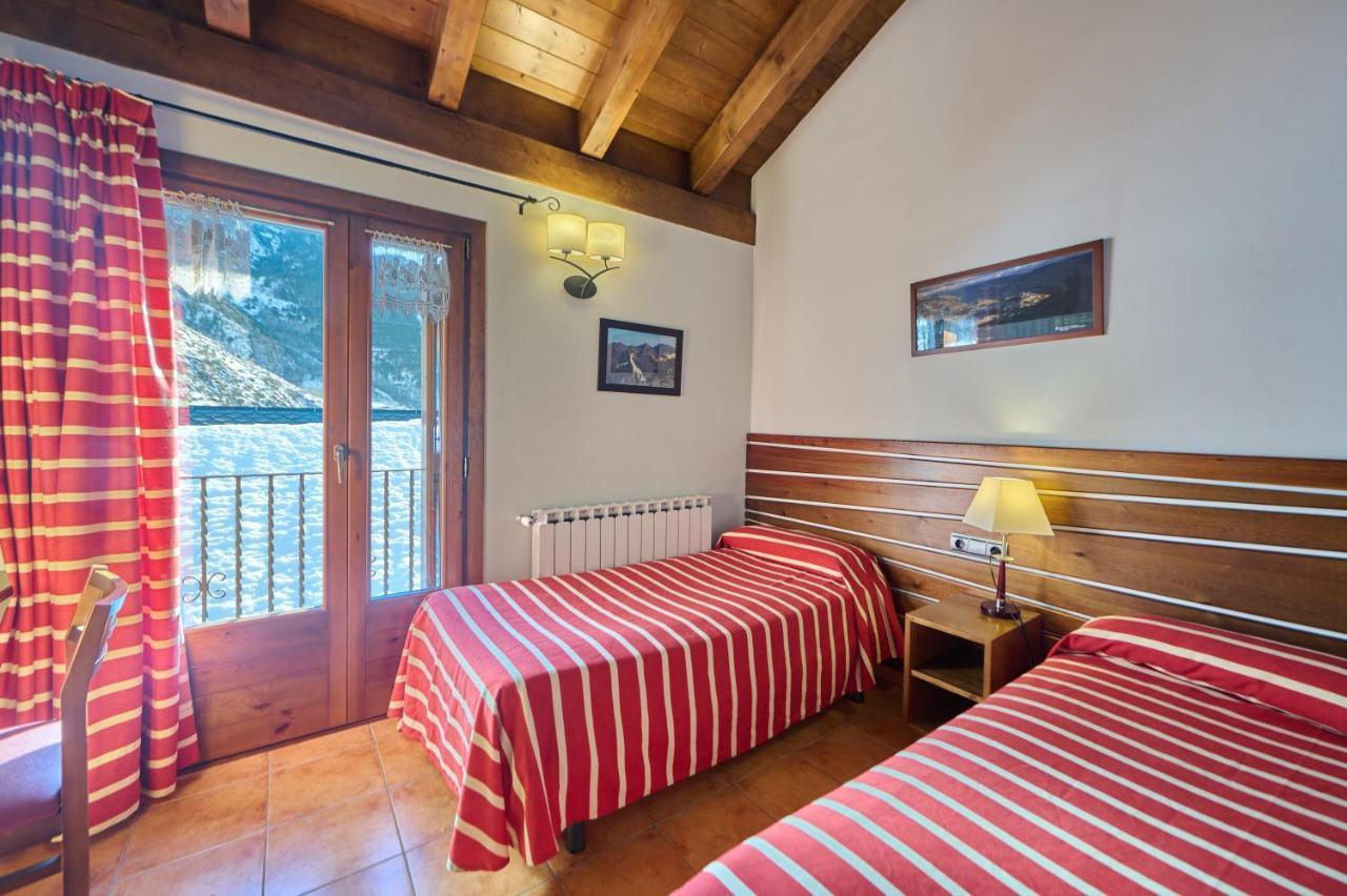Aparthotel Areu 2* Areu